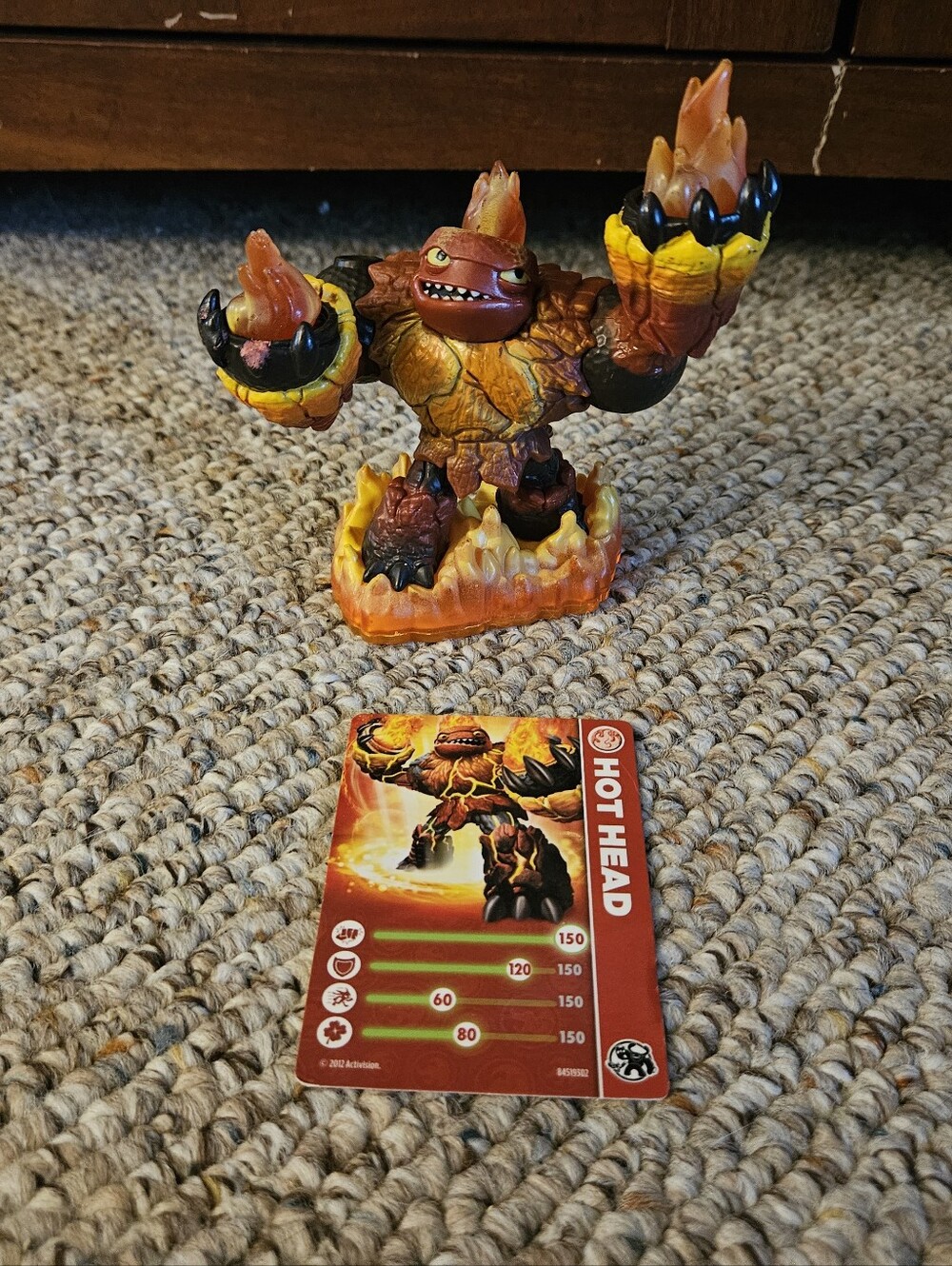 Skylanders Giants Hot Head With The Card